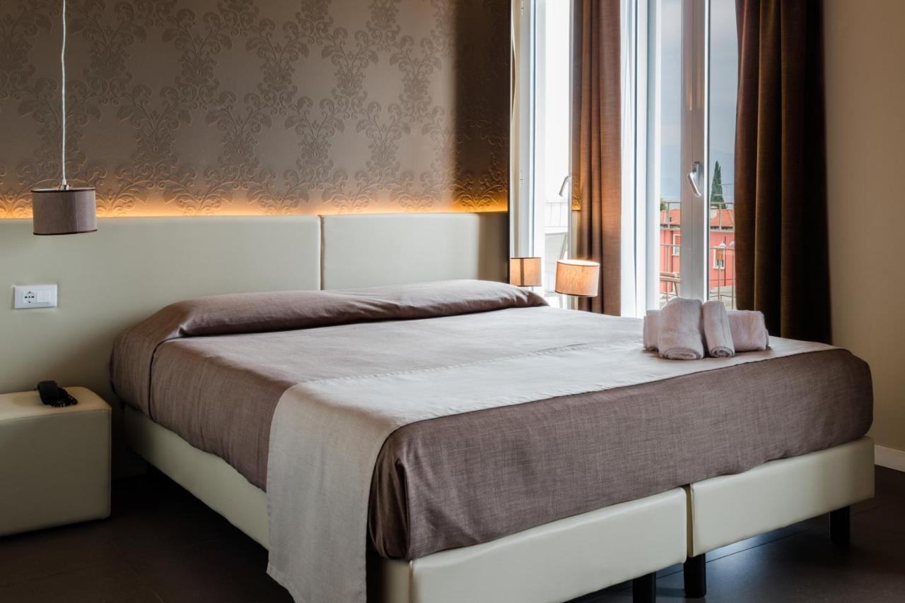 Hotel Palazzo Del Garda & Spa Ντεζεντσάνο ντελ Γκάρντα Εξωτερικό φωτογραφία